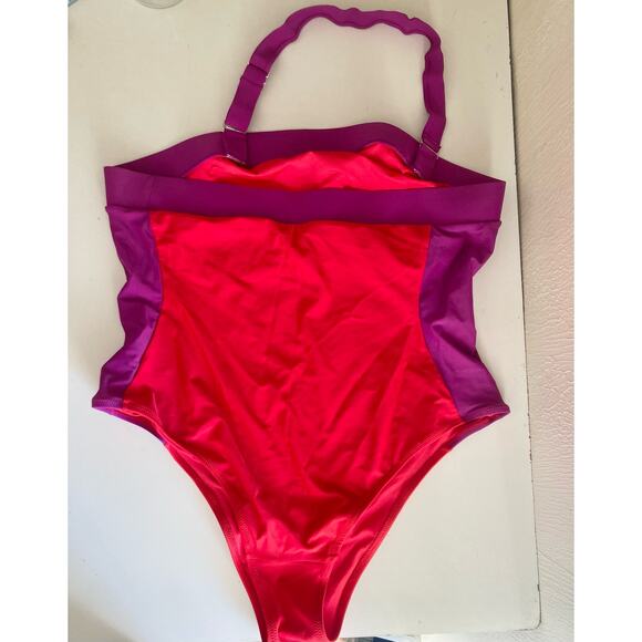 Forever 21 Plus Size Women's Swimsuit Bathing Suit Size 2X Red Purple NWOT - Picture 5 of 6